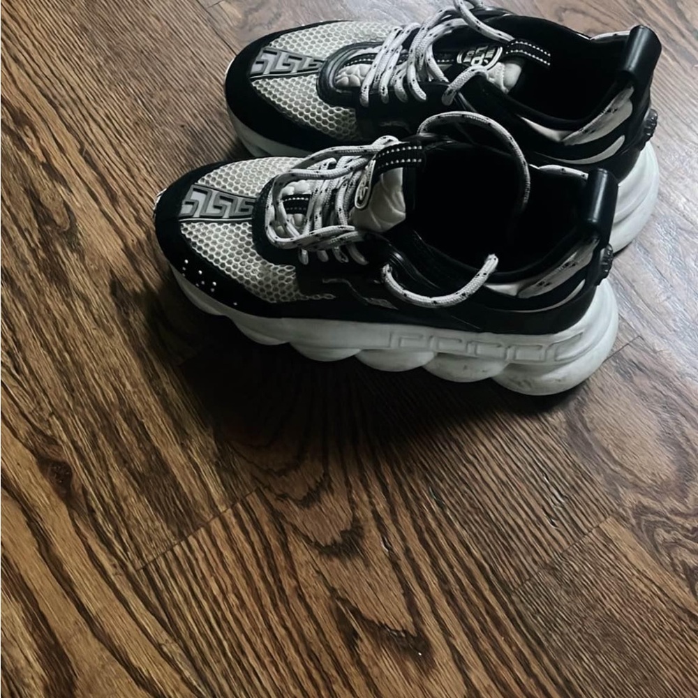 Chain reaction, Versace size 8.5 men